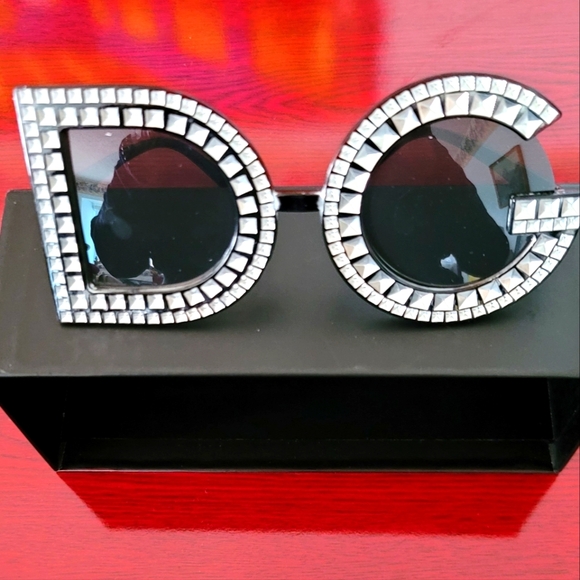 💥 SUNGLASSES 💥 - Picture 1 of 9